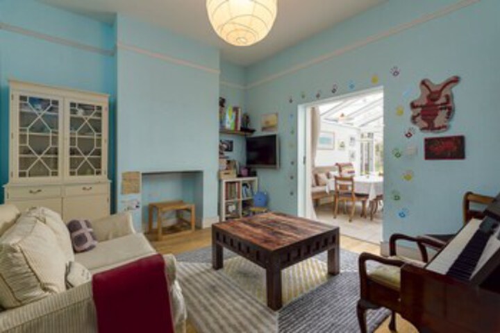 Room 12 of 38