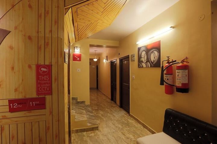 Room 5 of 6