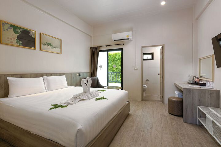 Room 14 of 90