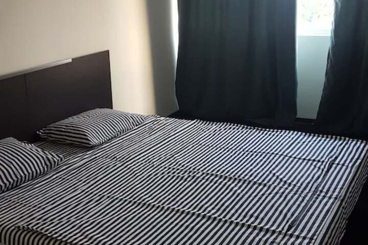 Room 10 of 12
