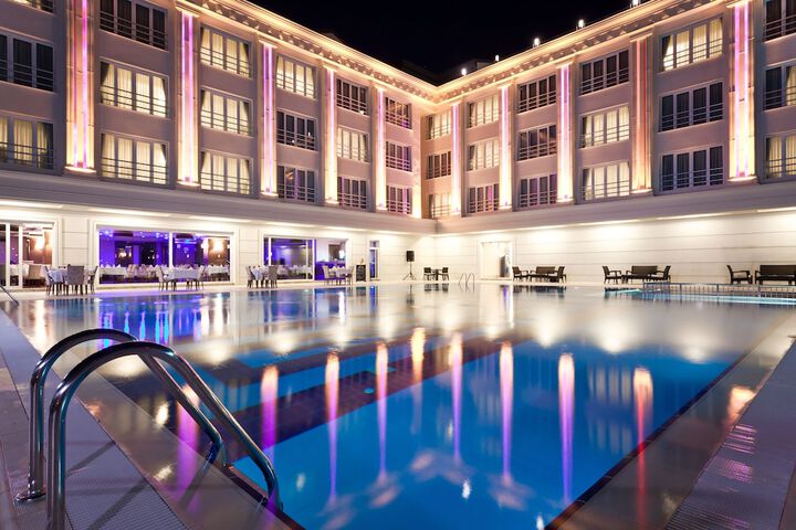 Pool Hotel