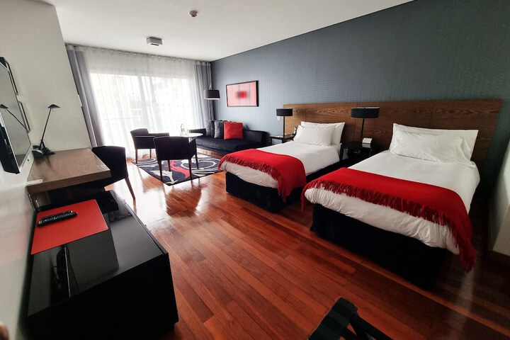 Room 17 of 210