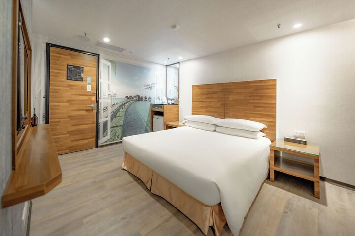 Room 26 of 46