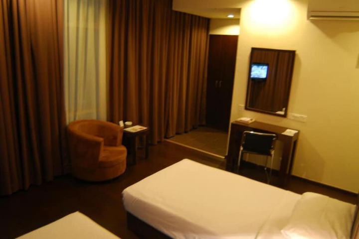 Room 30 of 60