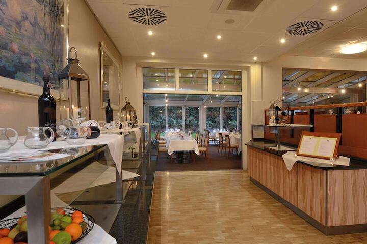 Dining 60 of 114