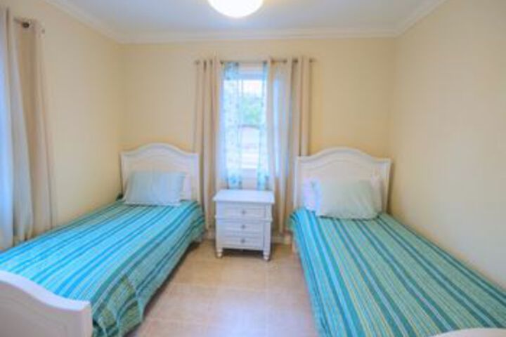 Room 18 of 33