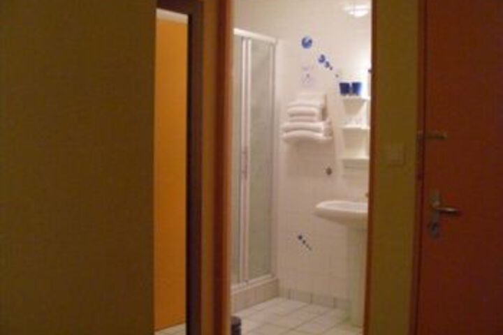 Room 4 of 22