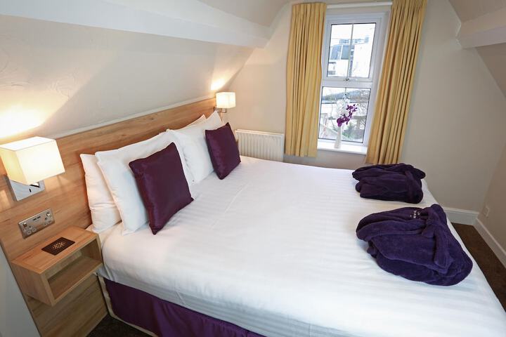 Room 15 of 193