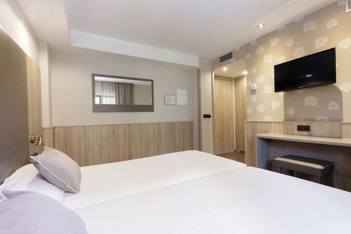 Room 6 of 59