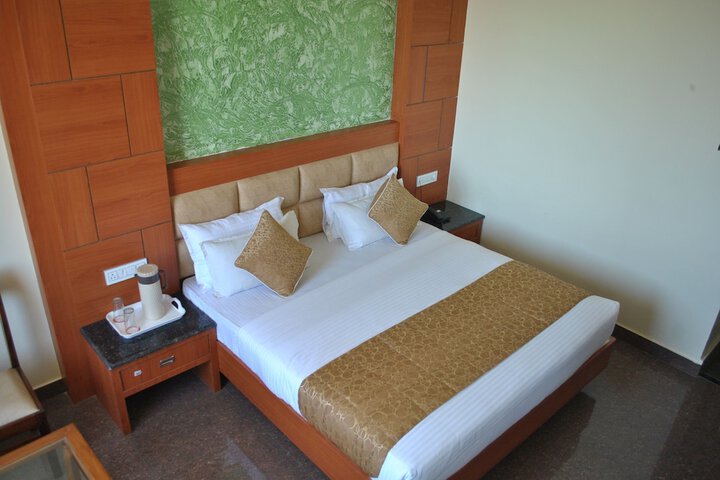 Room 13 of 44