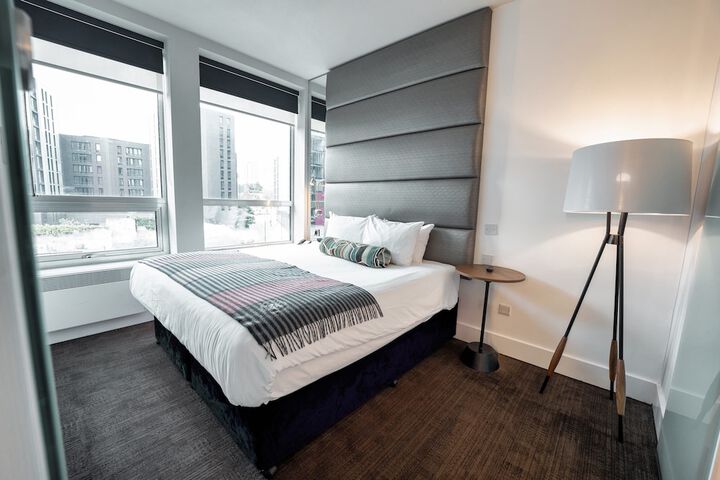 Room 32 of 60
