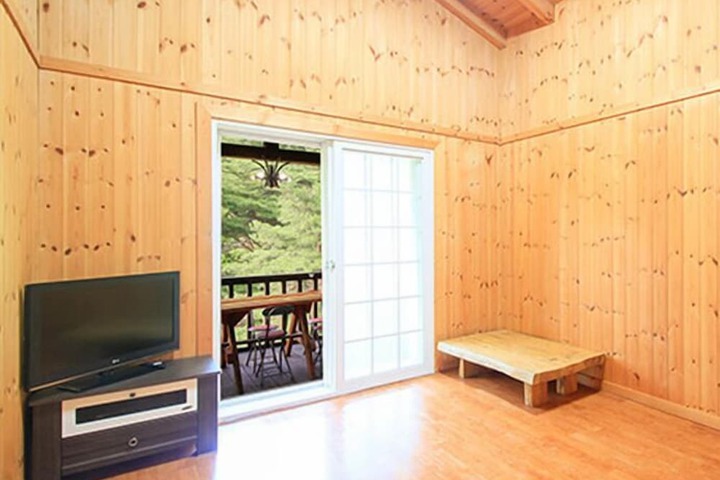Room 16 of 22