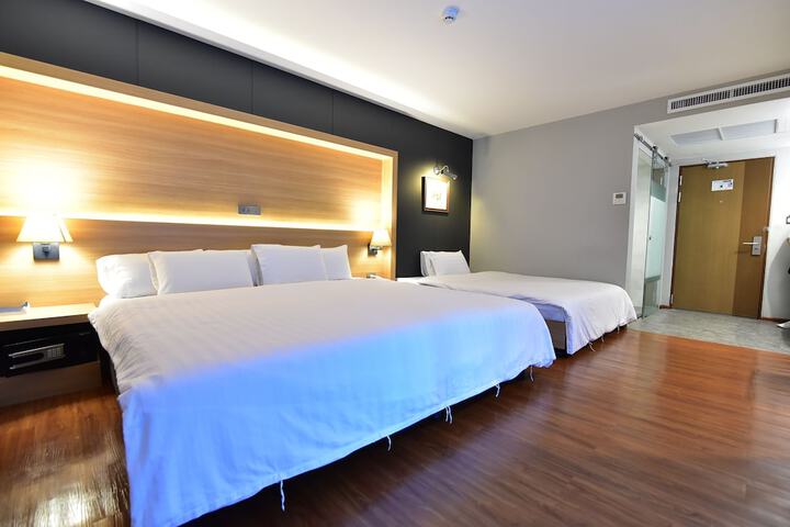 Room 29 of 78