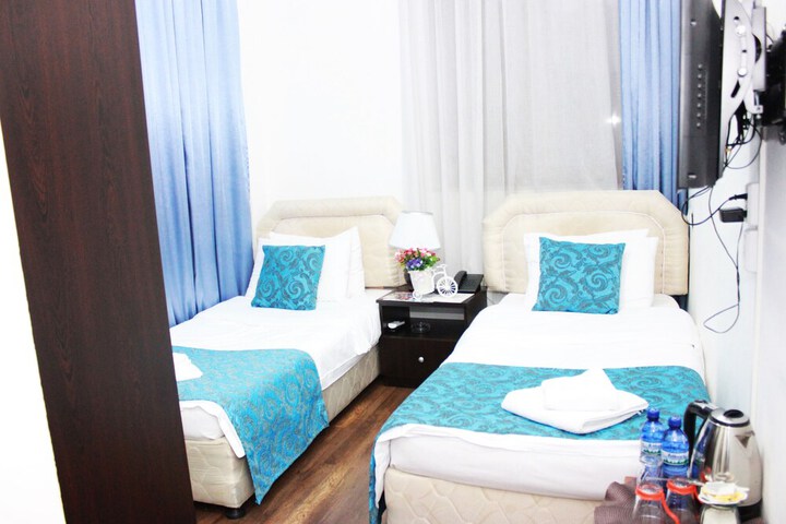 Room 27 of 66