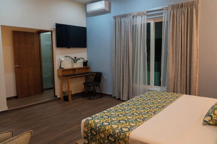Room 10 of 33