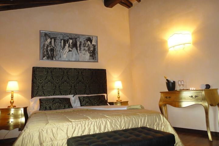 Room 5 of 95