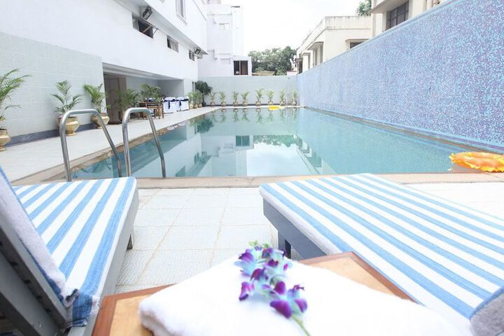 Hotel with Pool