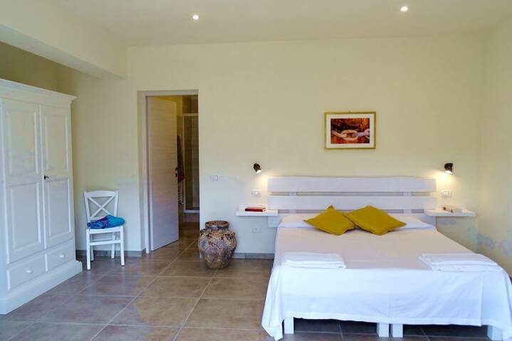 Room 5 of 113