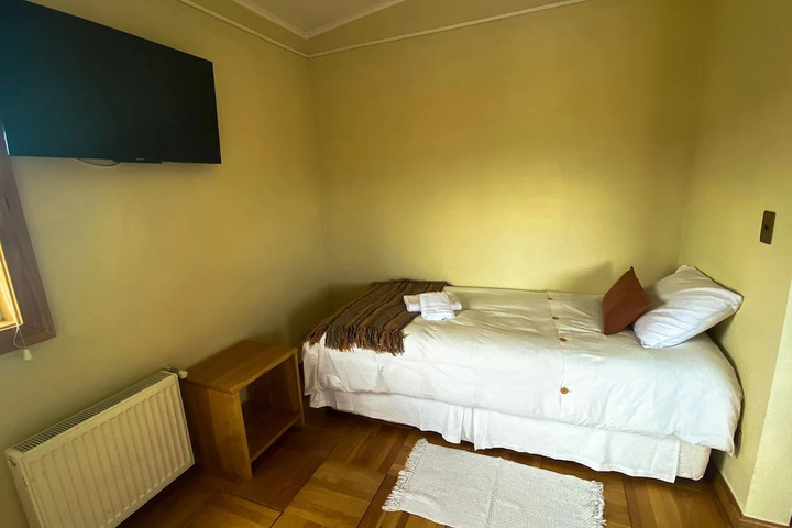 Room 5 of 10