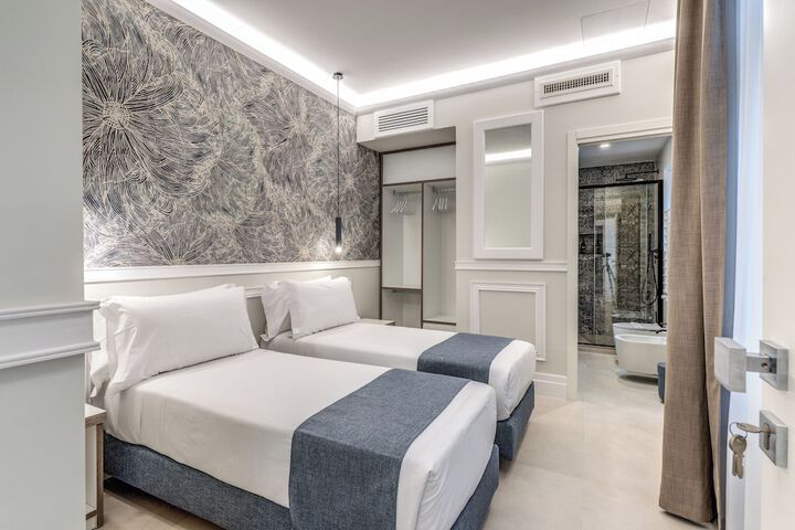 Room 8 of 75