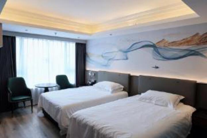 Room 6 of 6