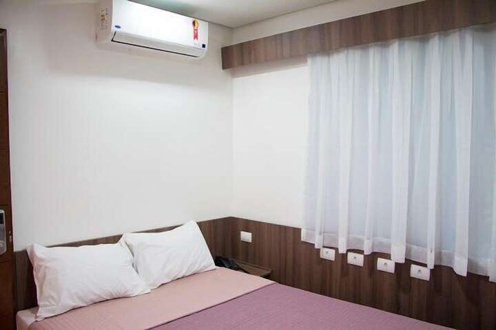 Room 12 of 50