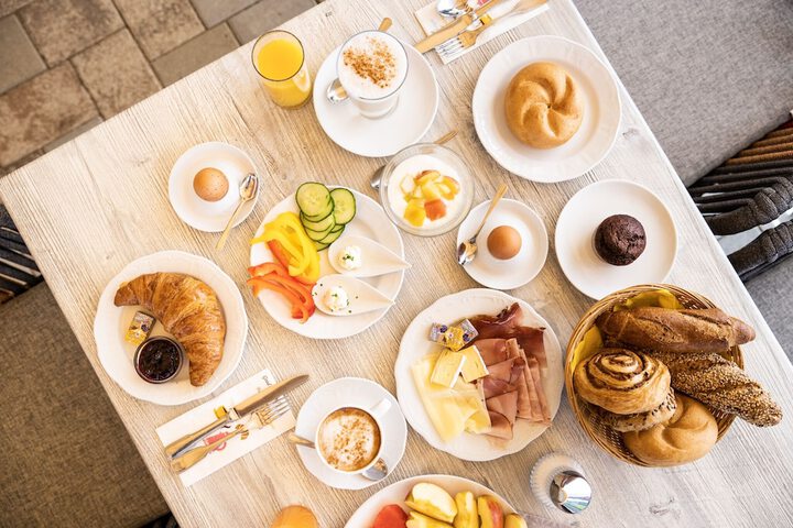 Breakfast/Coffee Service 117 of 141
