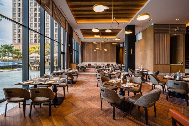Dining 83 of 139