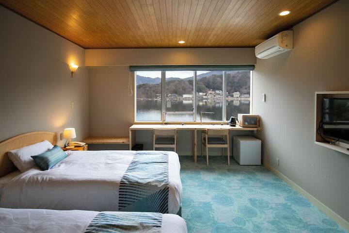 Room 8 of 73