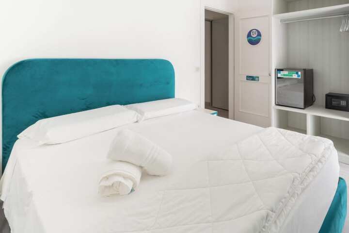 Room 14 of 49