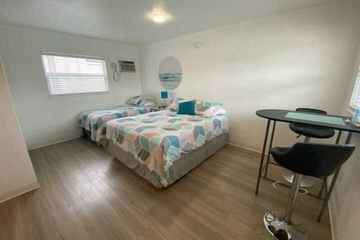 Room 52 of 166