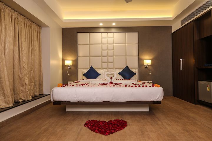 Room 14 of 30