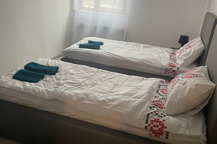 Room 22 of 35