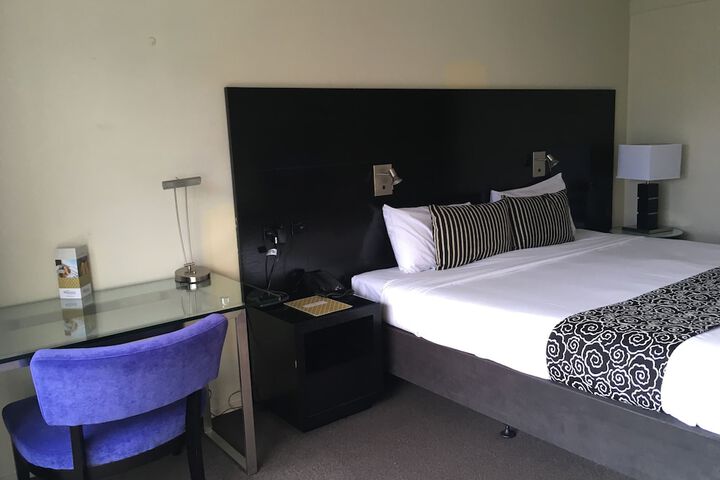 Room 4 of 81