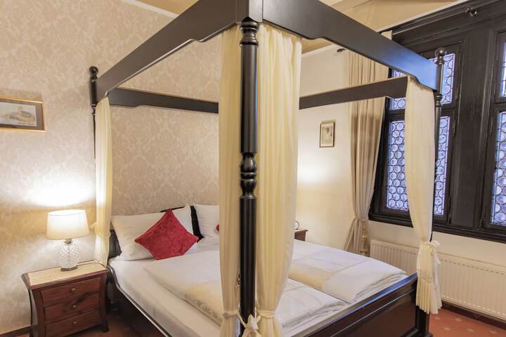 Room 29 of 74