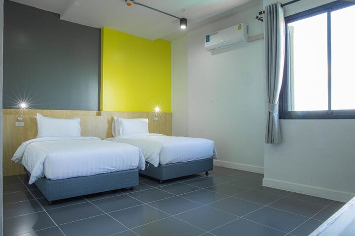 Room 16 of 25