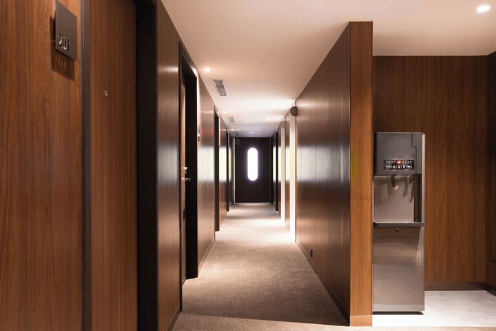 Room 33 of 59