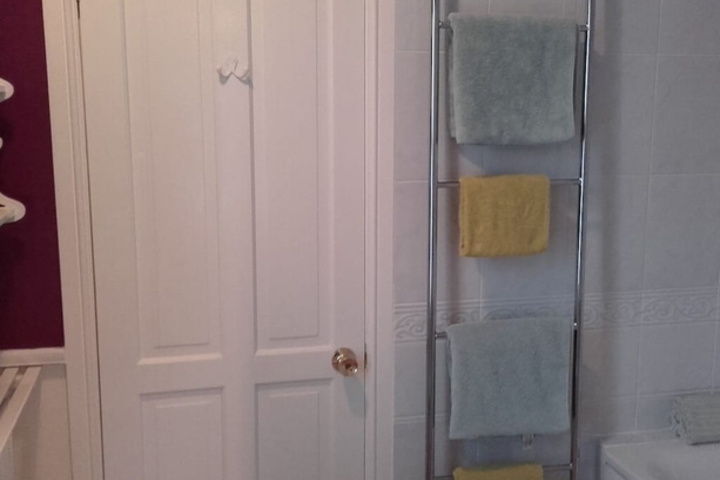 Room 6 of 18