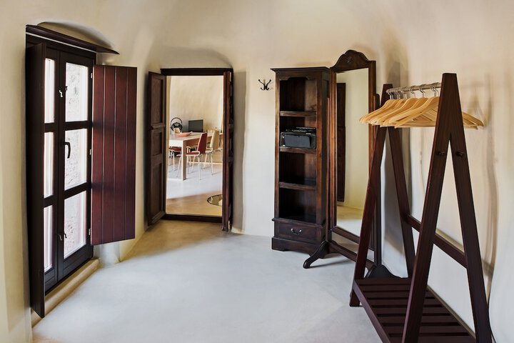 Room 6 of 49