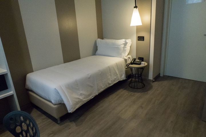 Room 27 of 55