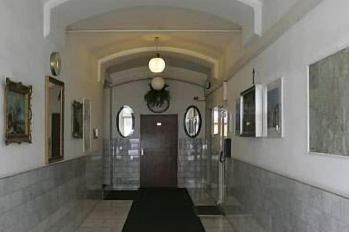 Ballroom/Hall 29 of 31