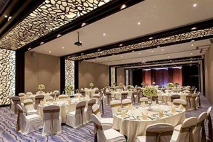 Ballroom/Hall 3 of 42