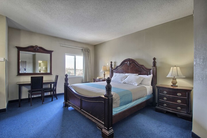 Room 12 of 36