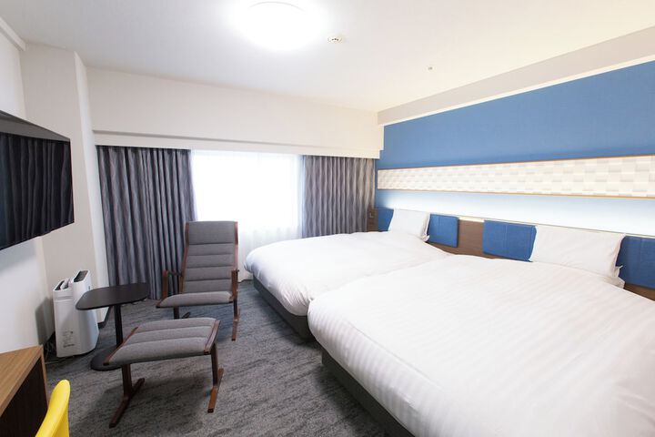 Room 12 of 42