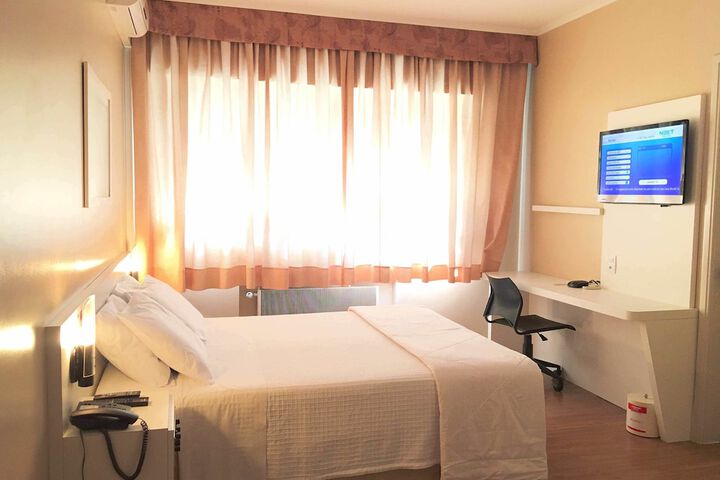 Room 5 of 46