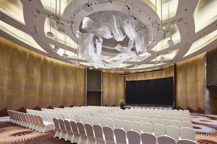 Ballroom/Hall 36 of 45