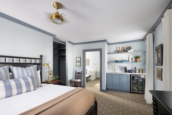 Room 34 of 108