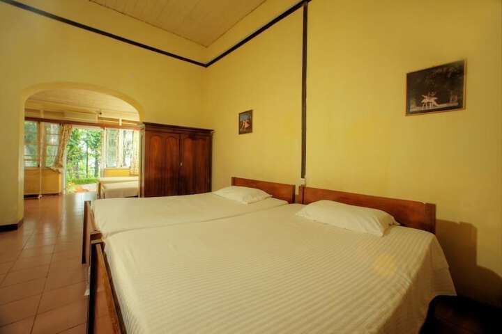 Room 2 of 20