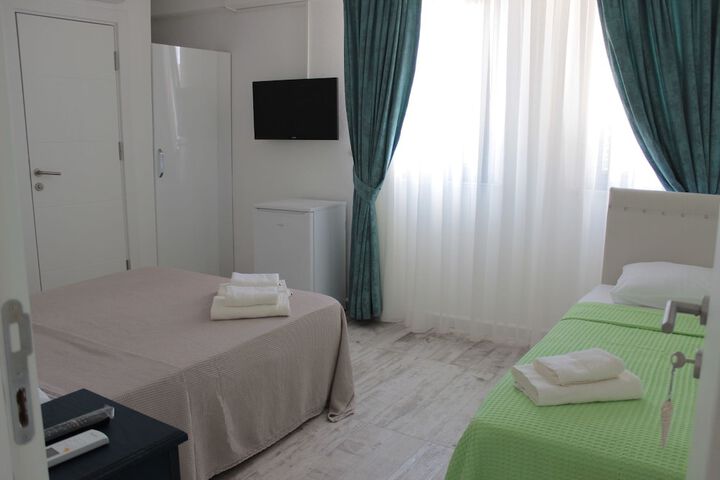 Room 6 of 23