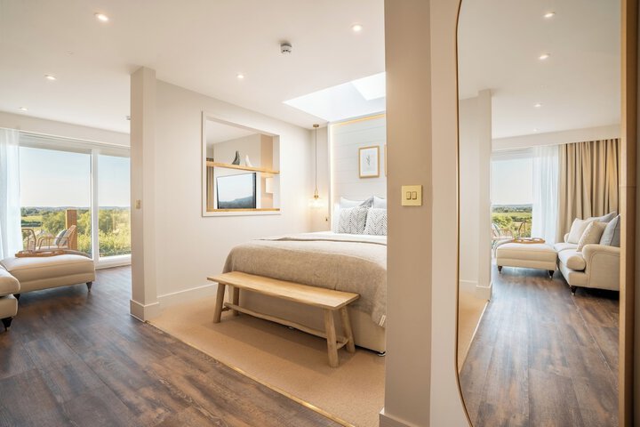 Room 5 of 38
